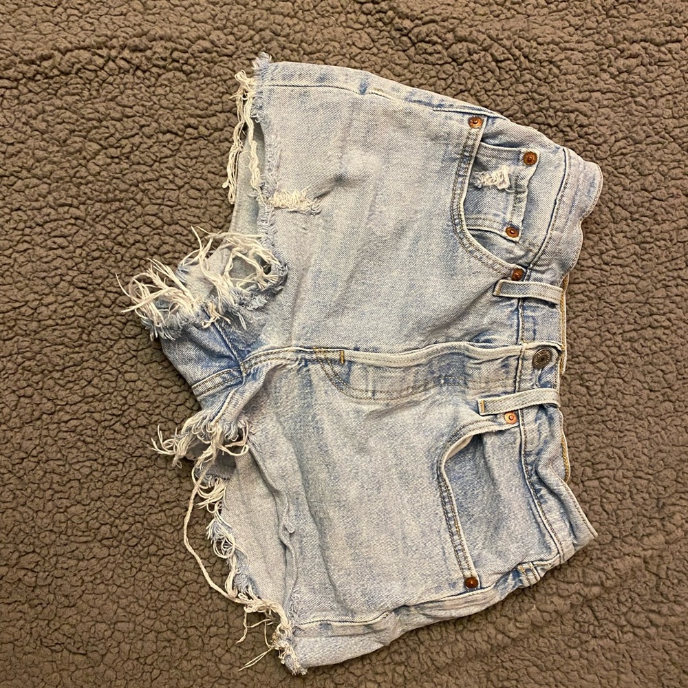 Casual Light Blue Frayed Denim Shorts